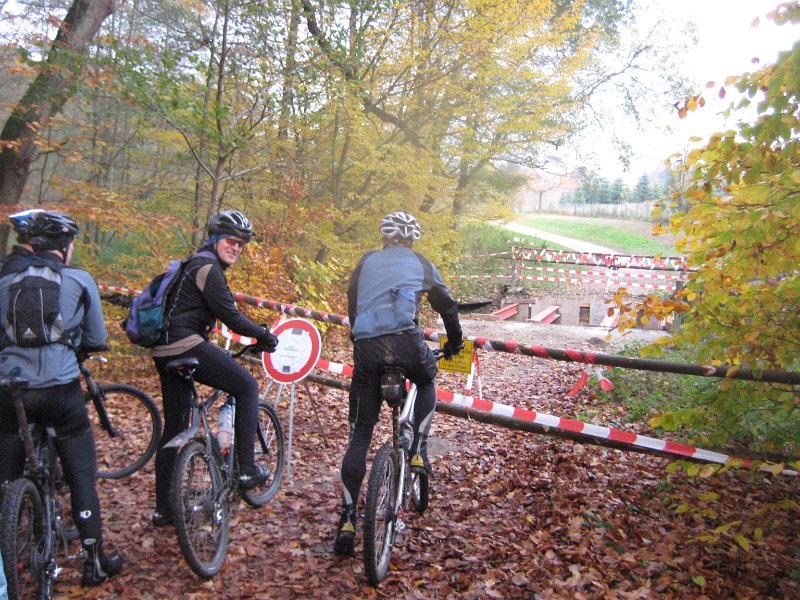 Unpassierbare Br�cke...