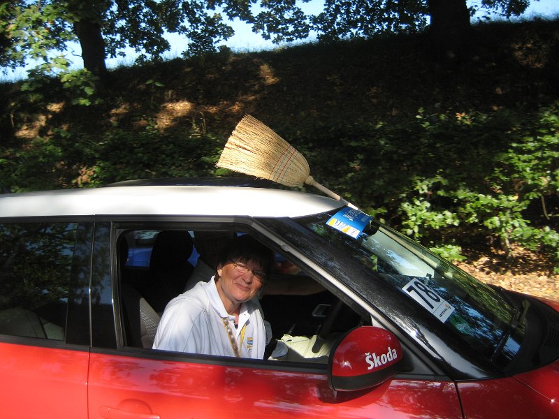 Der Besenwagen.