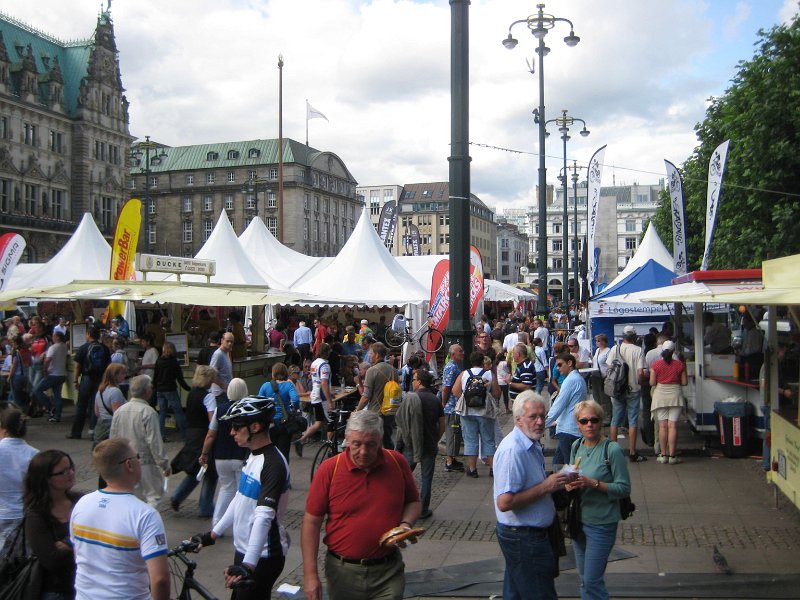 Auf dem Rathausmarkt.