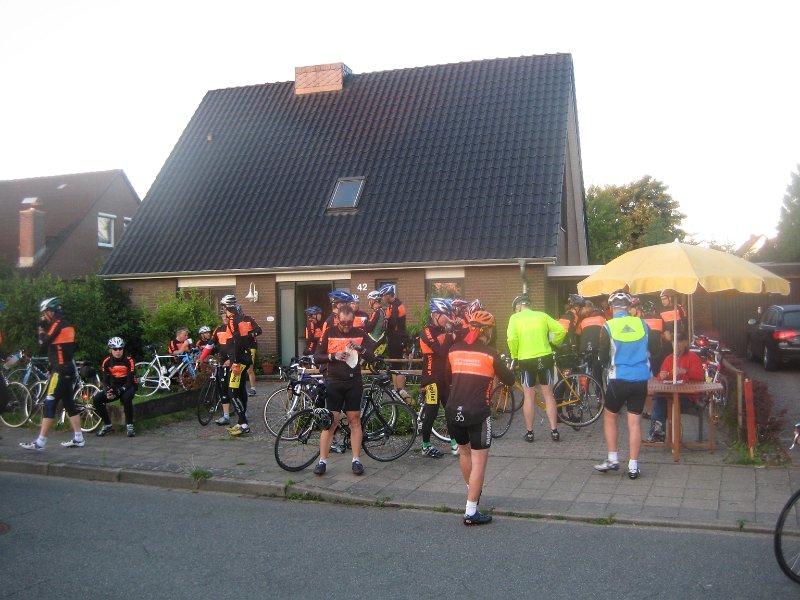 Am Haus des 1. Vorsitzenden.