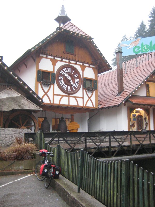 Groesste-Kuckucksuhr